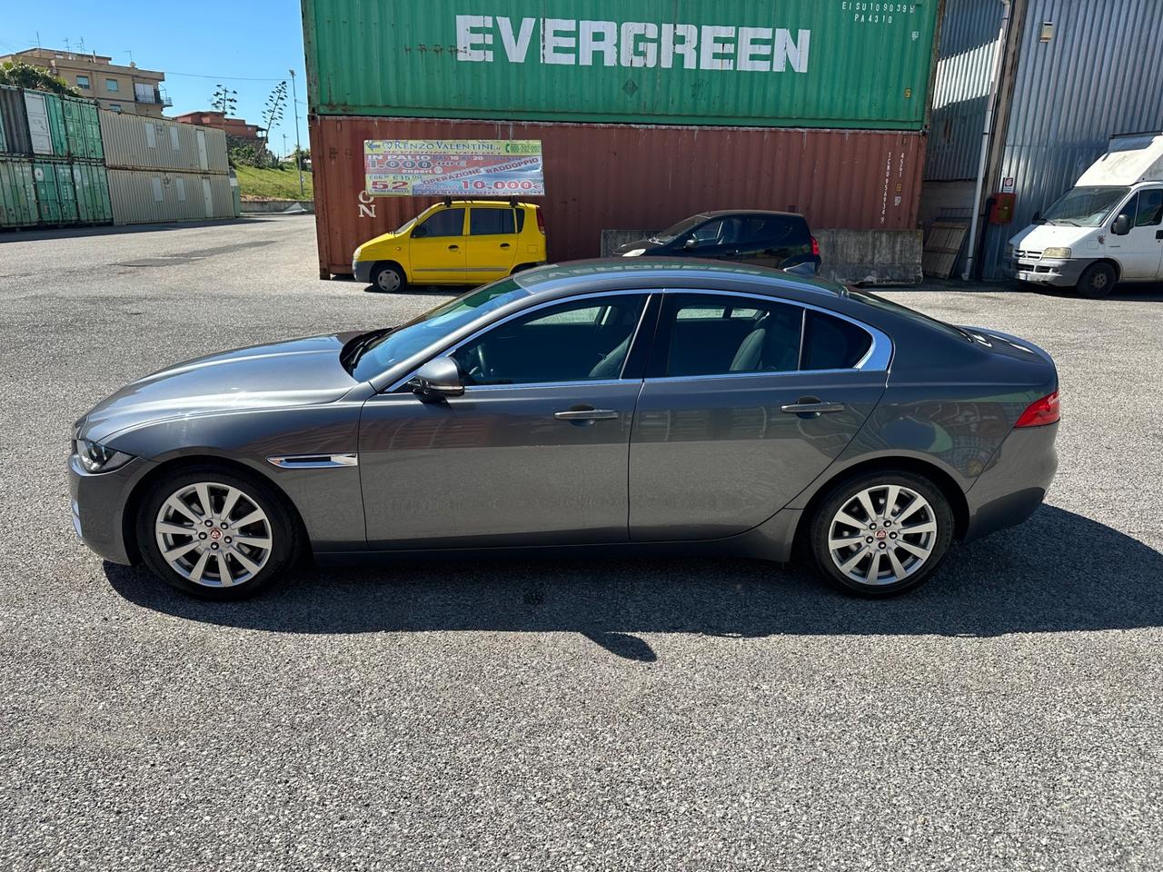 Jaguar XE 2.0 D Turbo aut. Pure PELLE NAVI