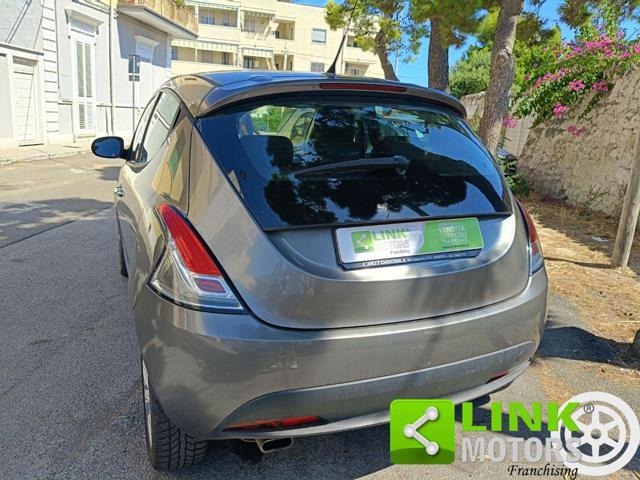 LANCIA Ypsilon 1.2 69 CV 5 porte GPL Ecochic Silver NEOPATENTATI