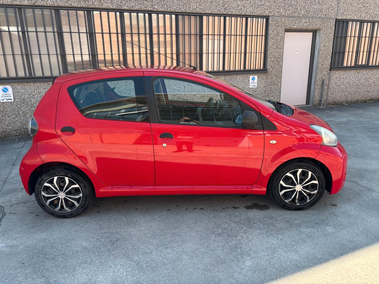 Toyota Aygo 1.0 12V VVT-i 5 porte Lounge Connect