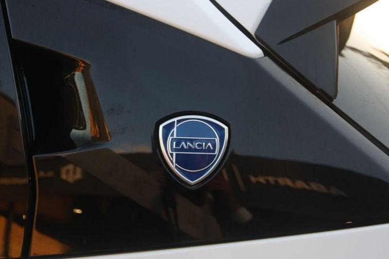 Lancia Ypsilon Ypsilon Hybrid e-DCT LX