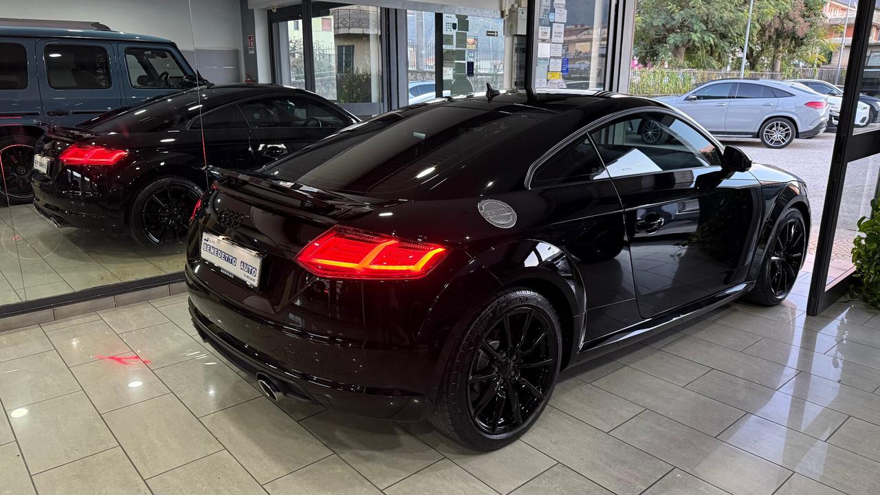 AUDI TT 2.0 TDI COUPE' TOTAL BLACK