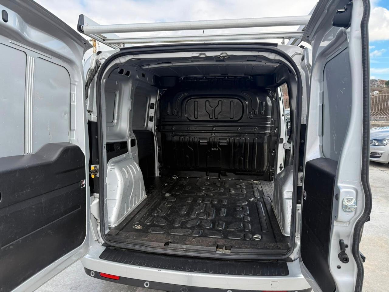 Fiat Doblò 1.6 MJT 105CV SX 3 Posti -Gancio T-