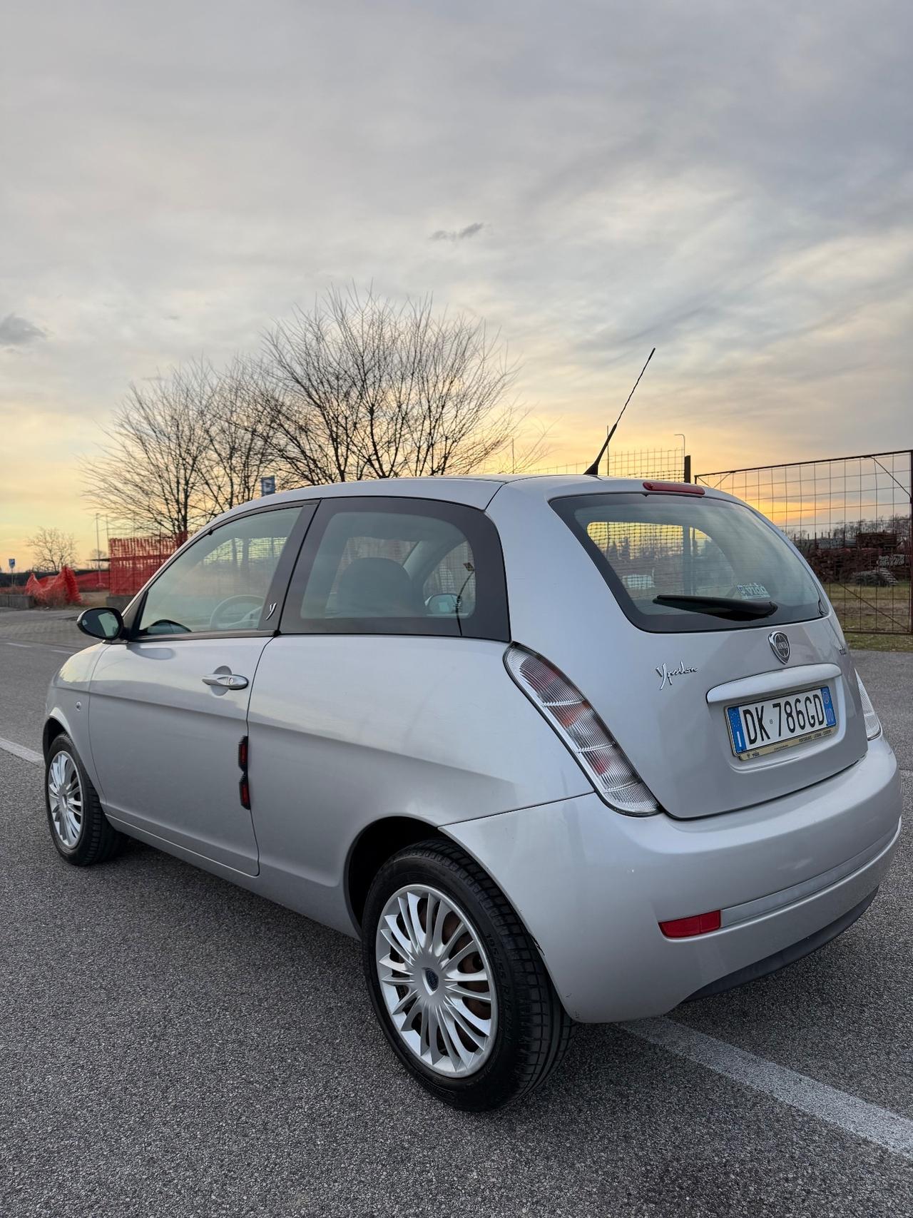 Lancia Ypsilon 1.2 Argento