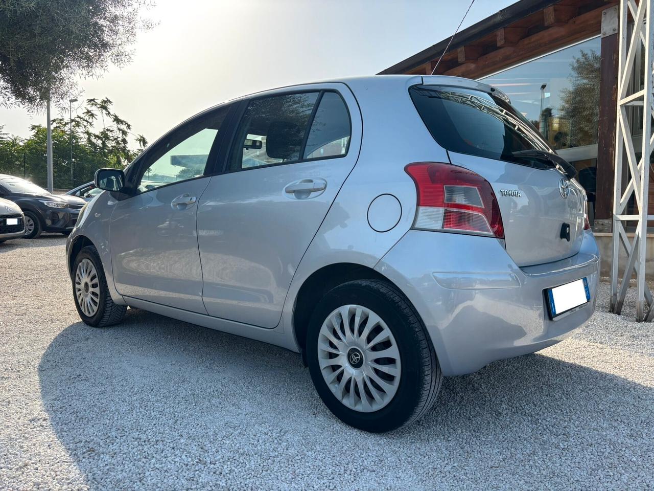 TOYOTA YARIS 1.0 B - 2010 92000 KM !!!