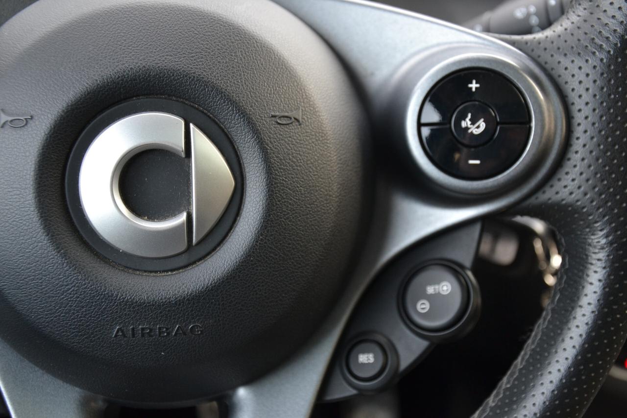 Smart ForFour EQ PULSE LED+NAV+PDC**PREZZO VERO**CARICA RAPIDA**