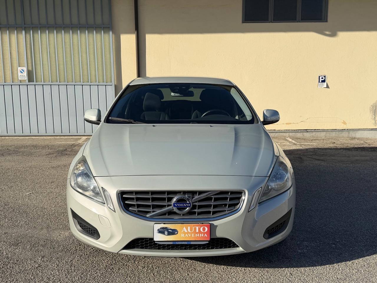 Volvo V60 D3 163CV R-design 2012