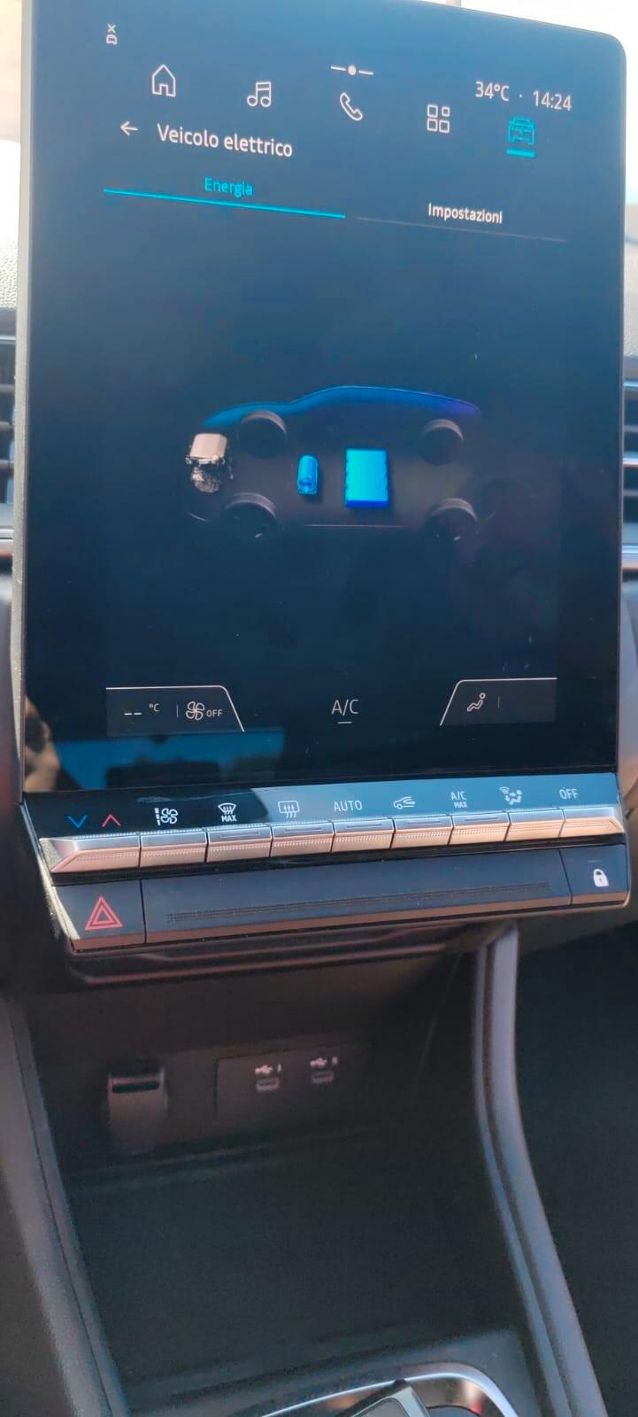 Renault Captur Full Hybrid E-Tech Incidentata