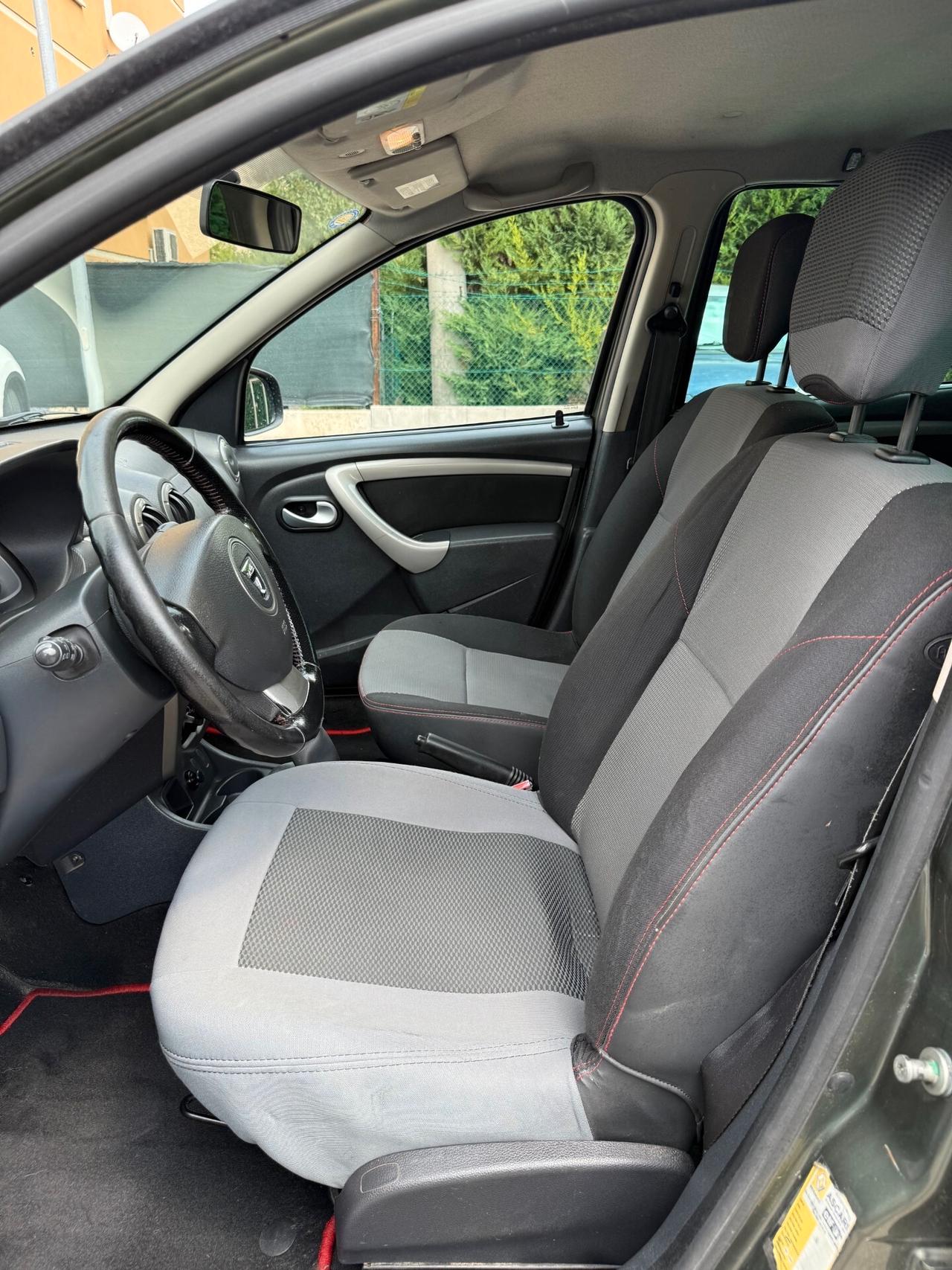 Dacia Duster 1.6 GPL - NEOP. - 12 MESI DI GARANZIA -
