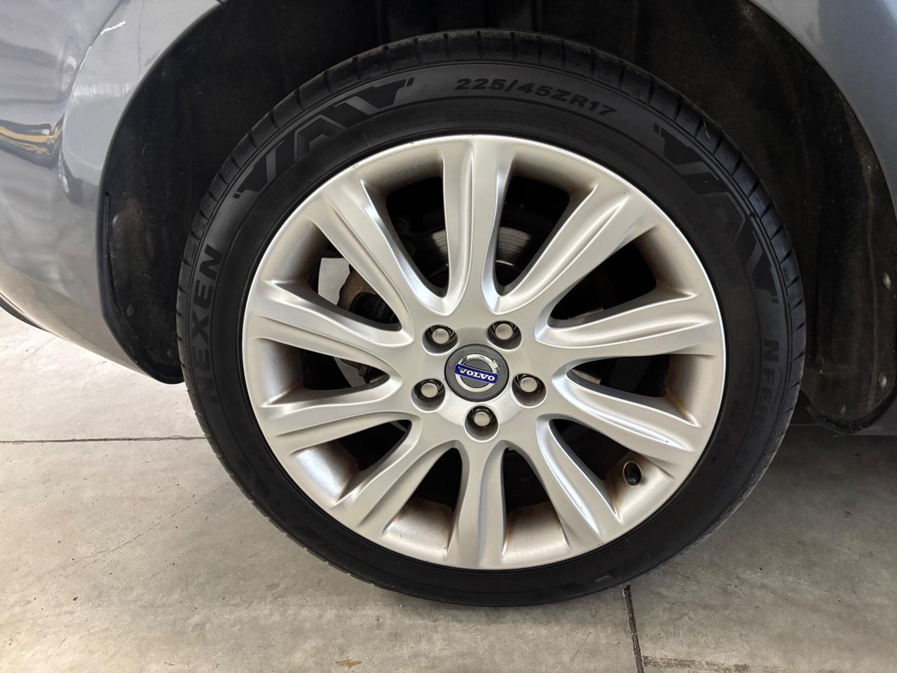 Volvo V40 D2 1.6 Summum | OK NEOPATENTATI |