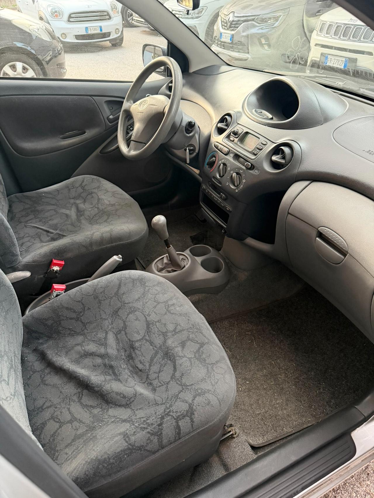 Toyota Yaris 1.0i 16V cat 5 porte