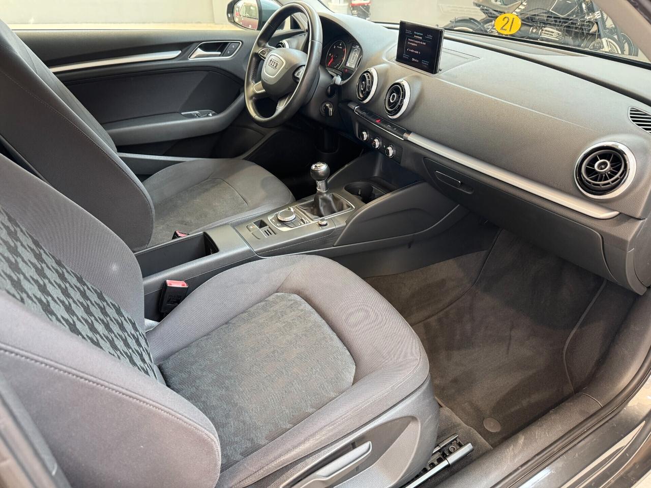 Audi A3 3P 1.6 TDI 105 CV YOUNG