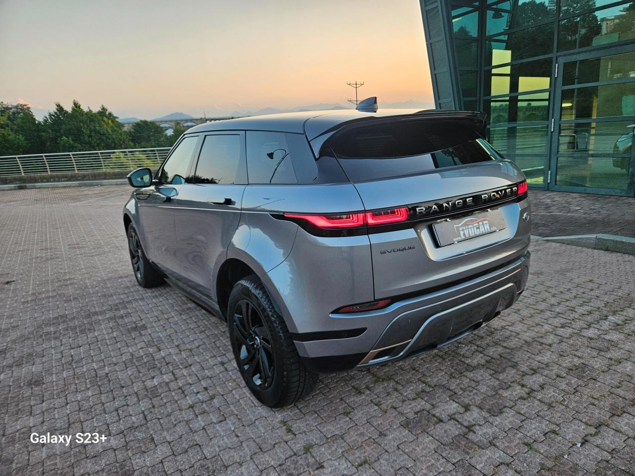 Range Rover Evoque HYBRID R-dynamic