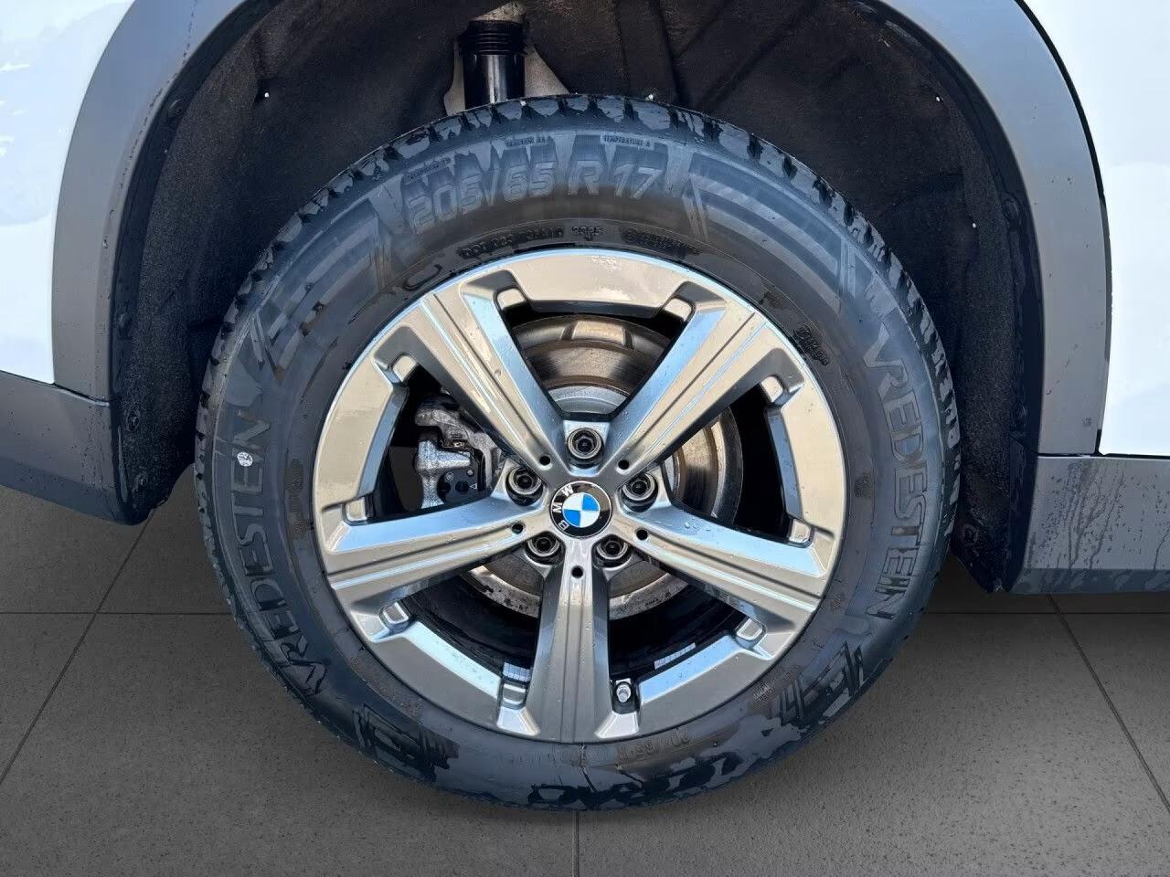 Bmw X1 sDrive20i aut. AdLED, AHK, fotocamera, KomZu, SHz, 17"