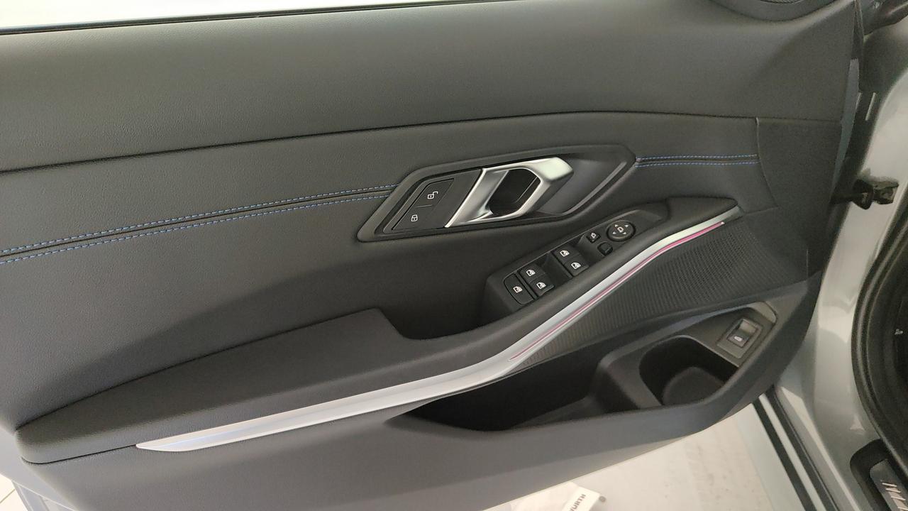 BMW Serie 3 G20 2022 Berlina - 320d mhev 48V MSport auto