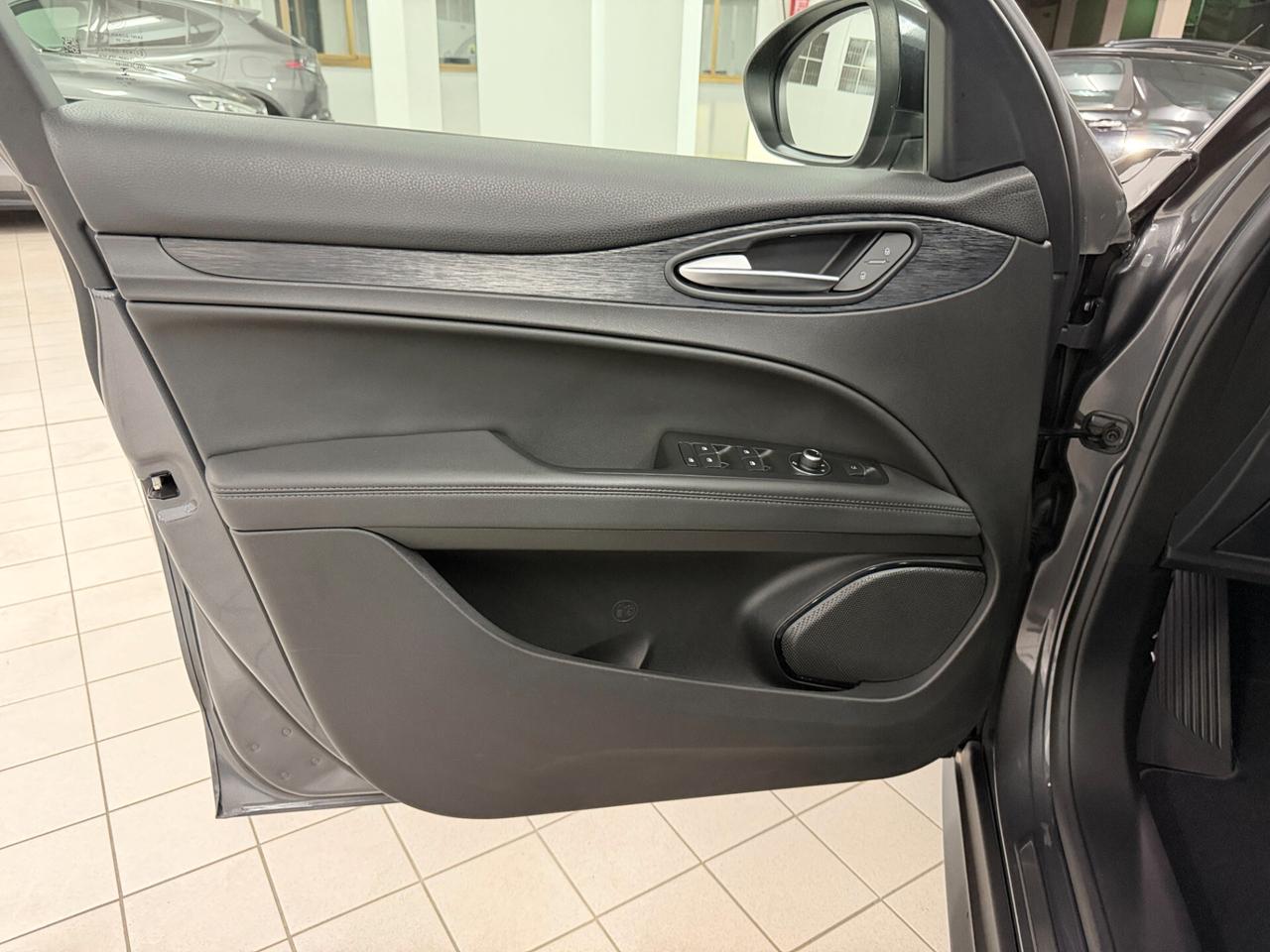 Alfa Romeo Stelvio 2.2 TD 210 CV SUPER AT8 Q4 FARI MATRIX MODELLO NUOVO TAGLIANDI KIT DISTRIBUZIONE ESEGUITO