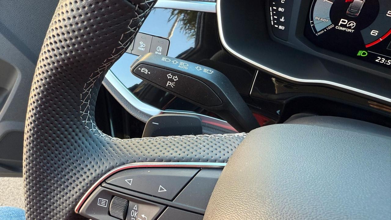 AUDI Q3 SPB 35 TDI IDENTITY BLACK KM0 2023 TETTO APRIBILE