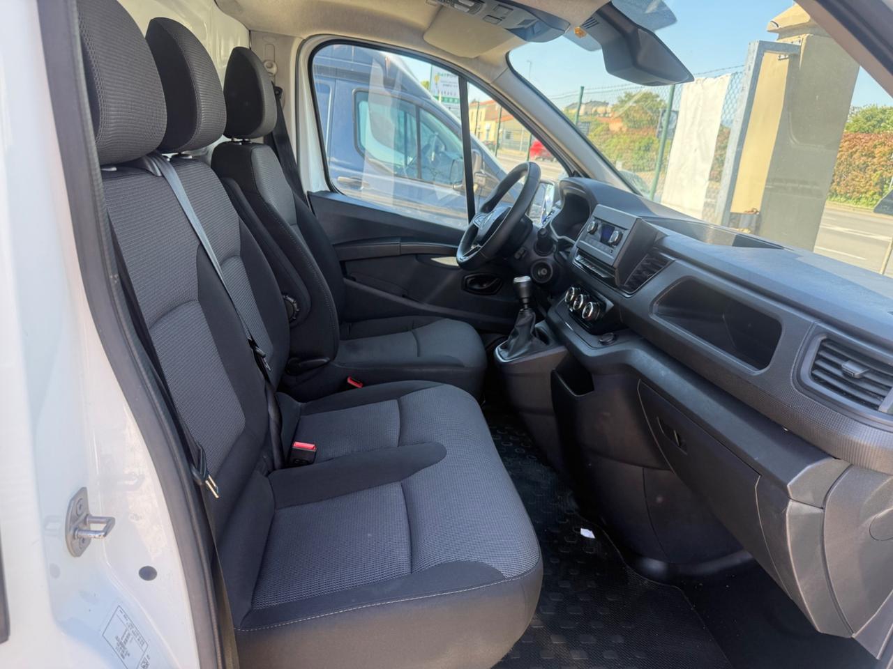 Renault Trafic T28 2.0Dci 110Cv Iva Compresa