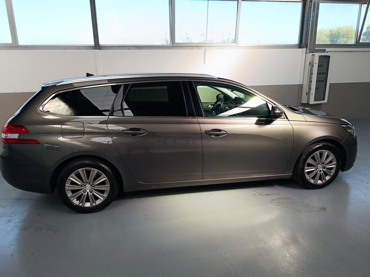 Peugeot 308 BlueHDi 130 S&S SW Active Business