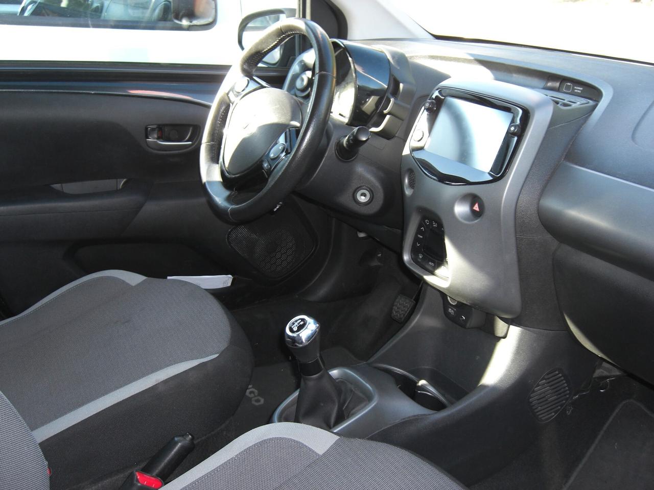 Toyota Aygo Connect 1.0 VVT-i 72 CV 5 porte x-play