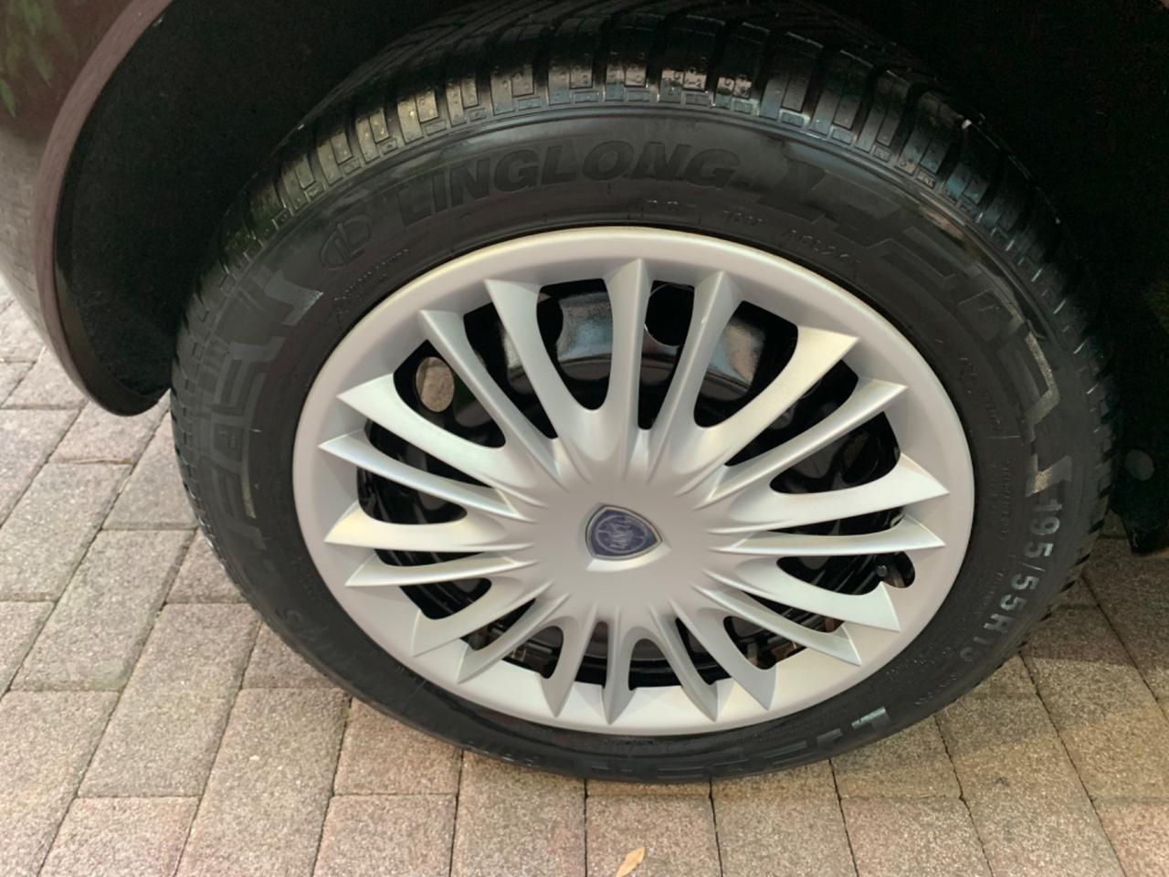 Lancia Ypsilon 1.2 Platino