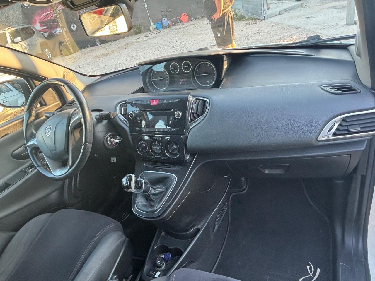Lancia Ypsilon 0.9 TwinAir 85 CV 5 porte Metano Ecochic Elefantino
