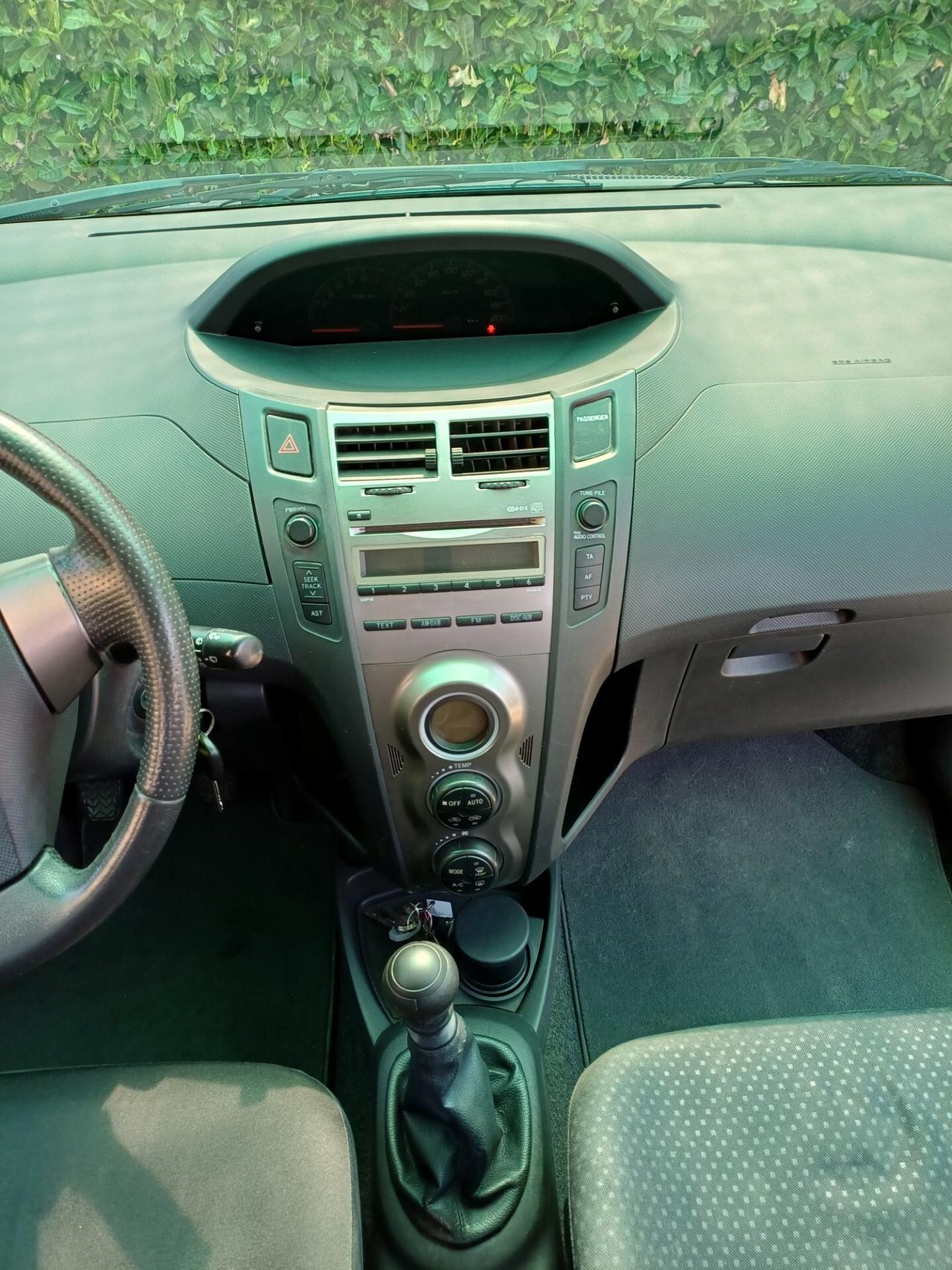 Toyota Yaris 1.3 5 porte Sol