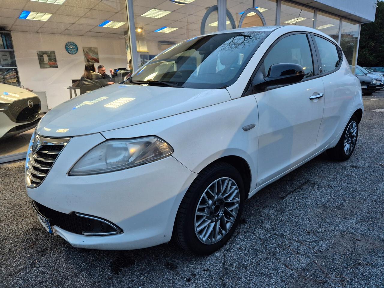 Lancia Ypsilon 1.2 69 CV 5 porte GPL Ecochic Silver