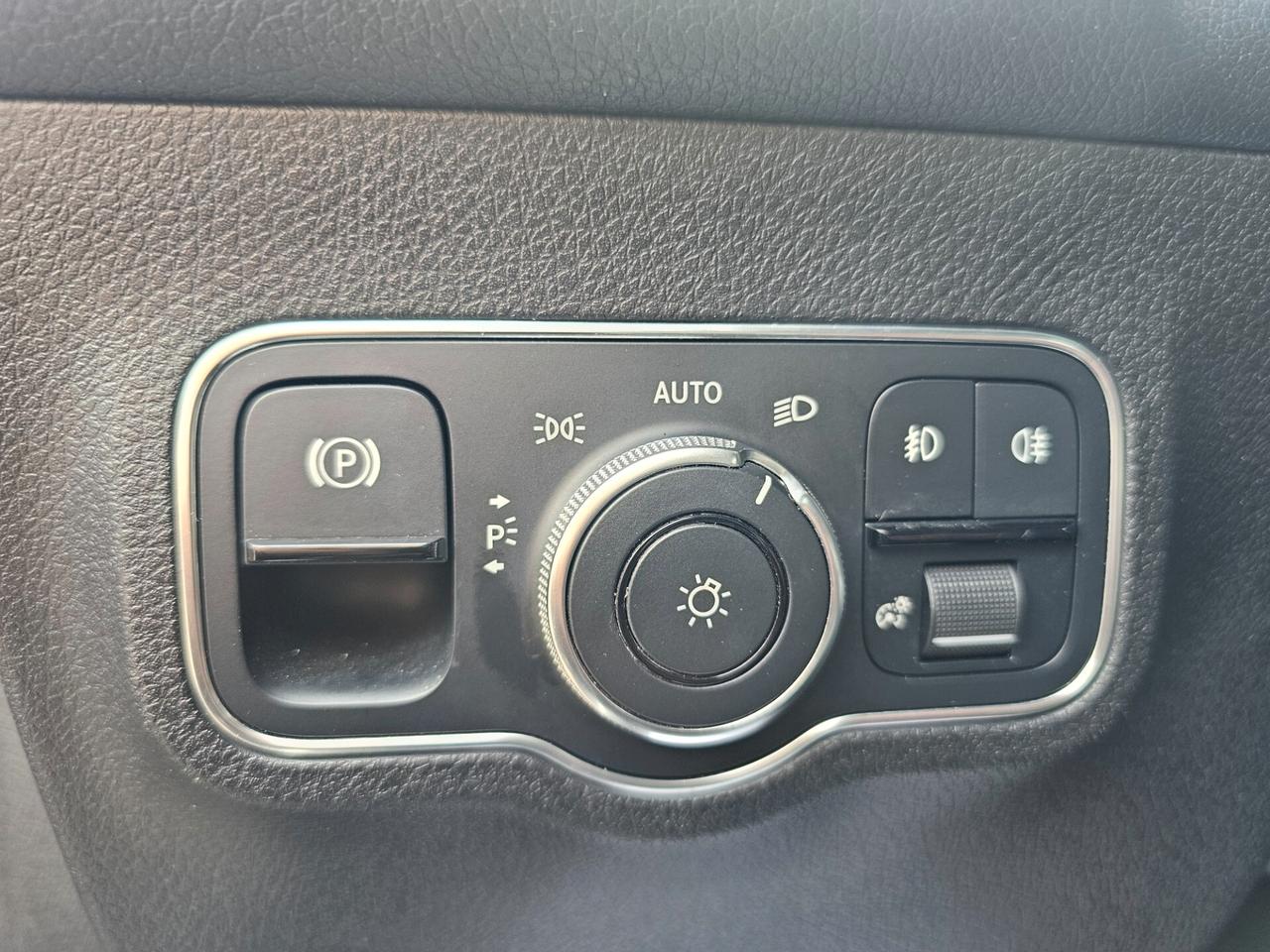 Mercedes-benz GLB 180 d Automatic Business Extra