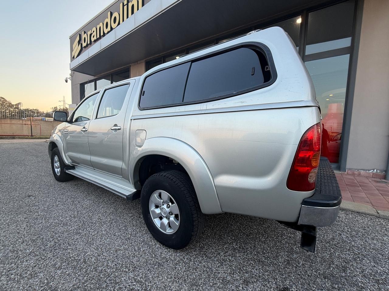Toyota Hilux 3.0 D-4D aut.4WD 4p. Double Cab SR