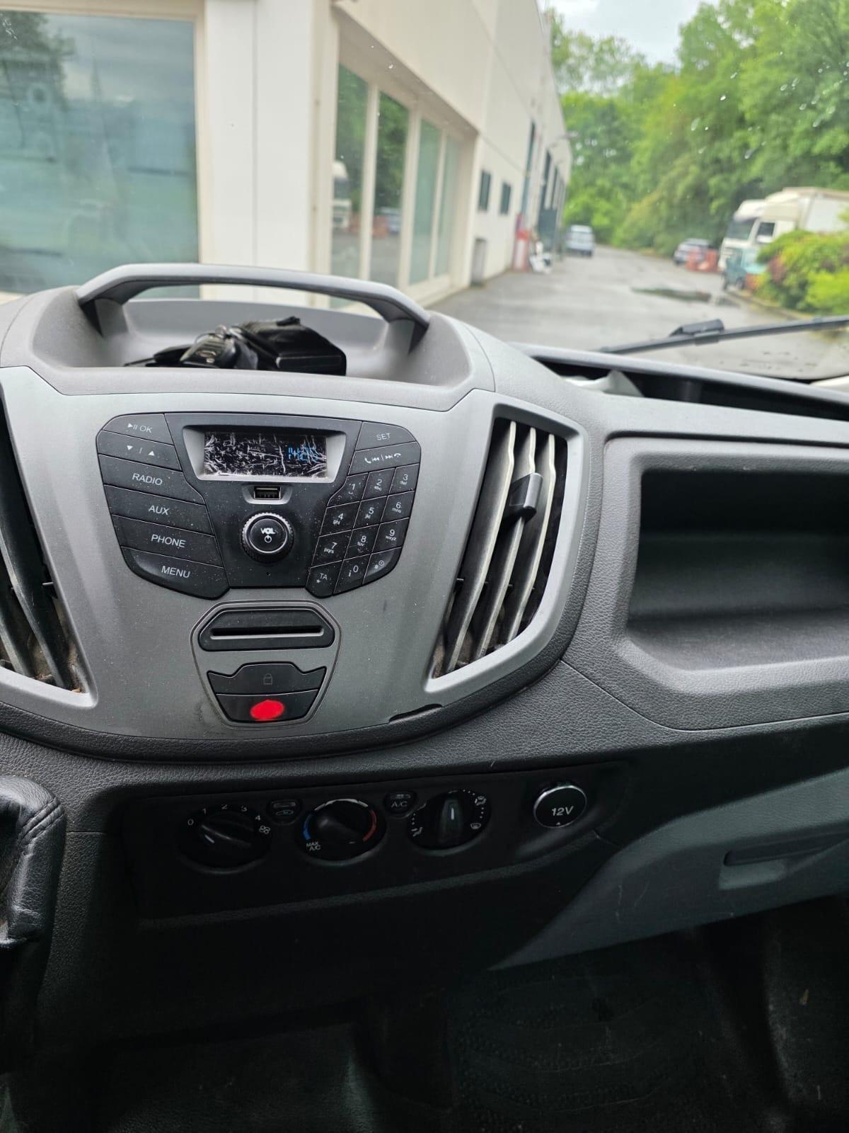 Ford Transit carroattrezzi