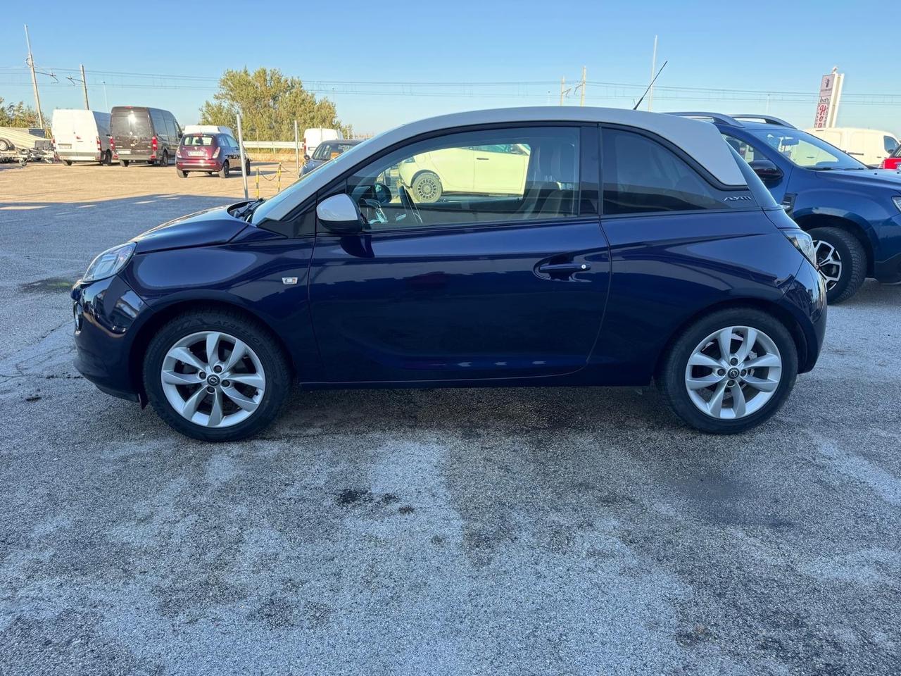 Opel Adam 1.2 Vr -6 Limited edition