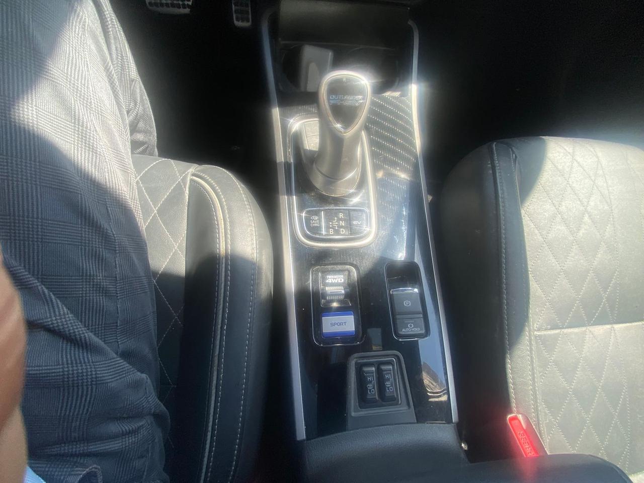 Mitsubishi Outlander 2.4 PHEV #50018