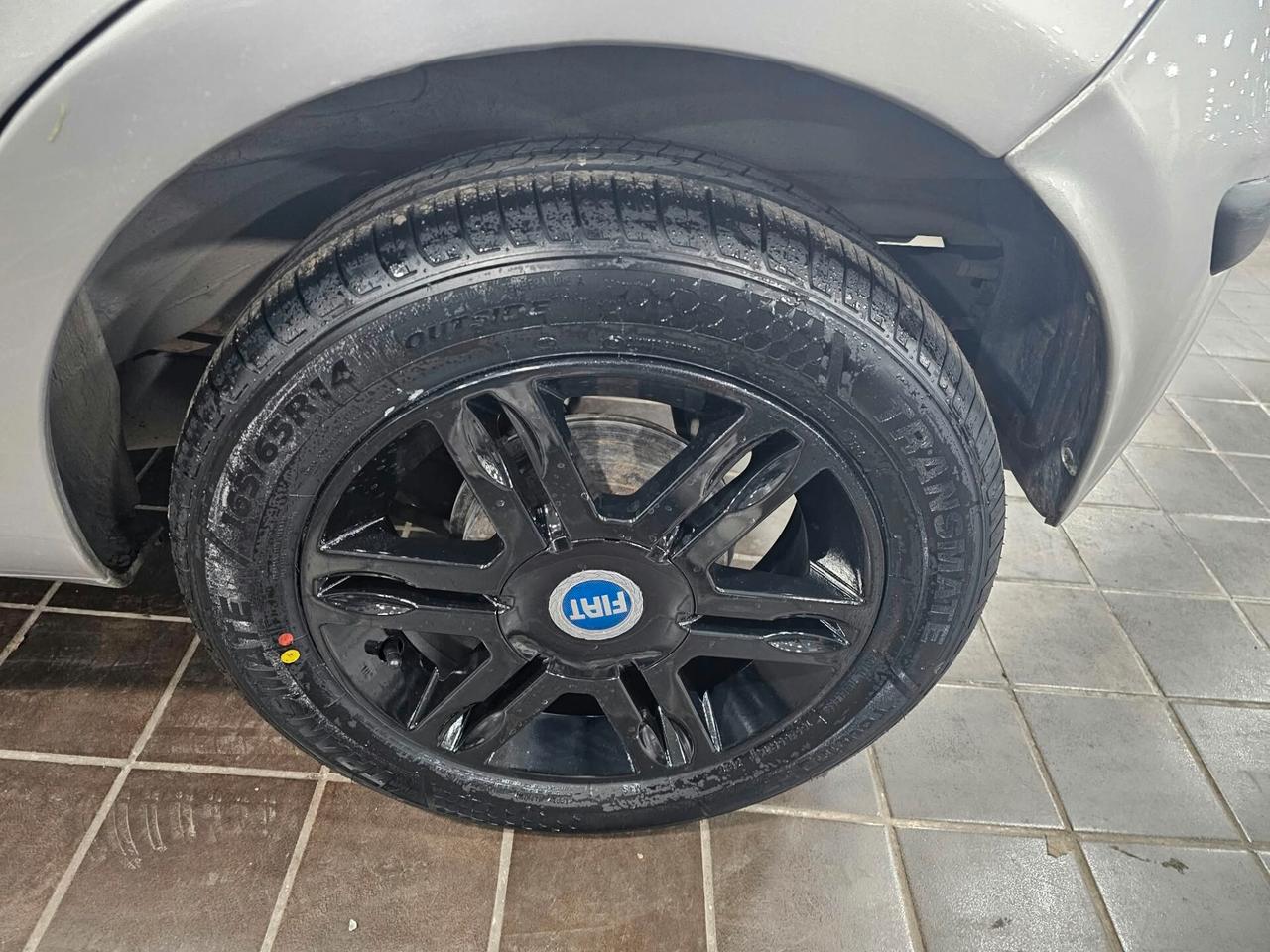NUOVA FIAT PANDA EMOTION 1.2 BENZ 60CV - AUTO COME NUOVA