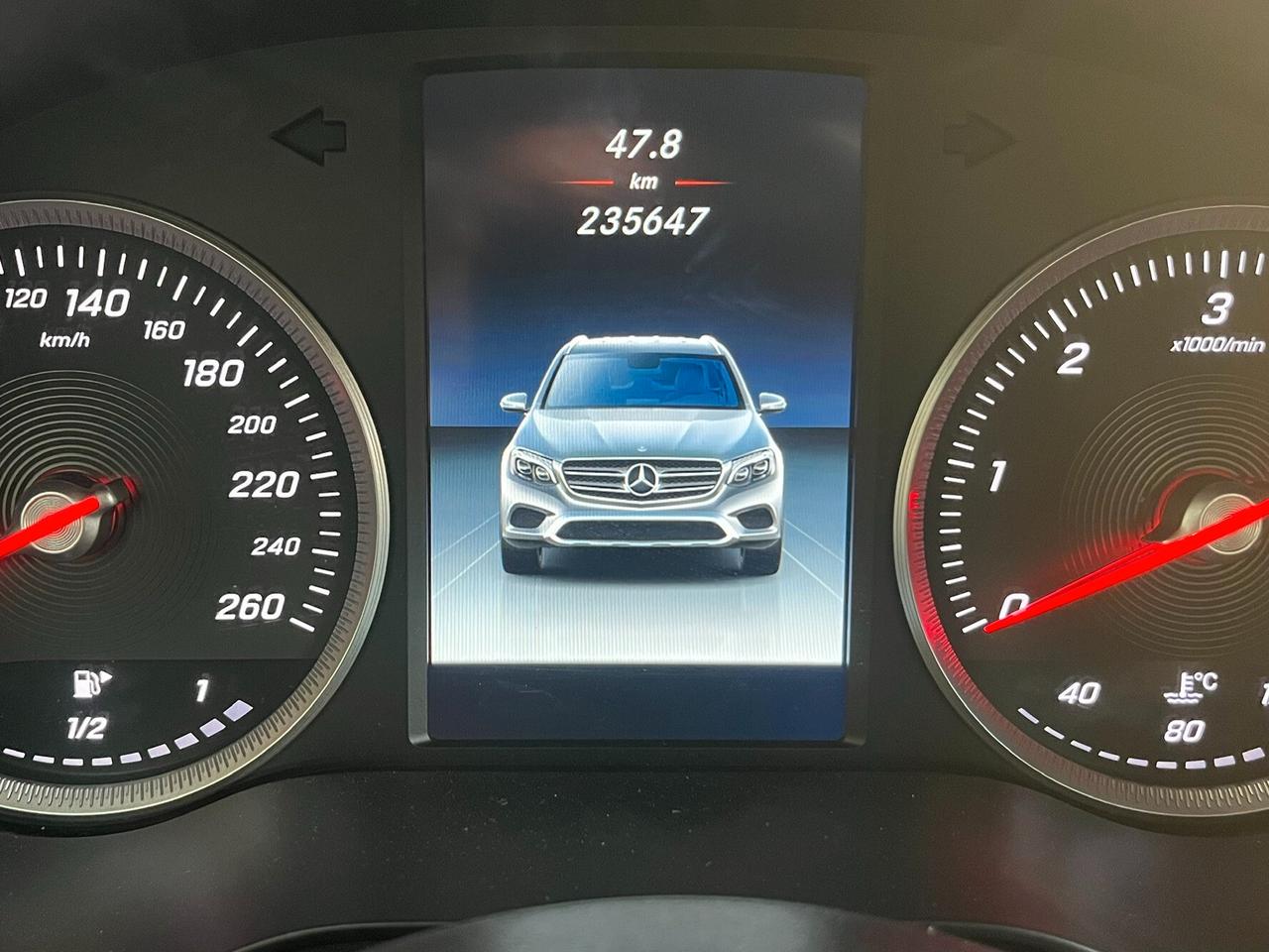 MERCEDES-BENZ GLC 250 D 4MATIC PREMINUM AUTOMATICO CERCHI 18 PELLE TOTALE TELECAMERA 360 GRADI