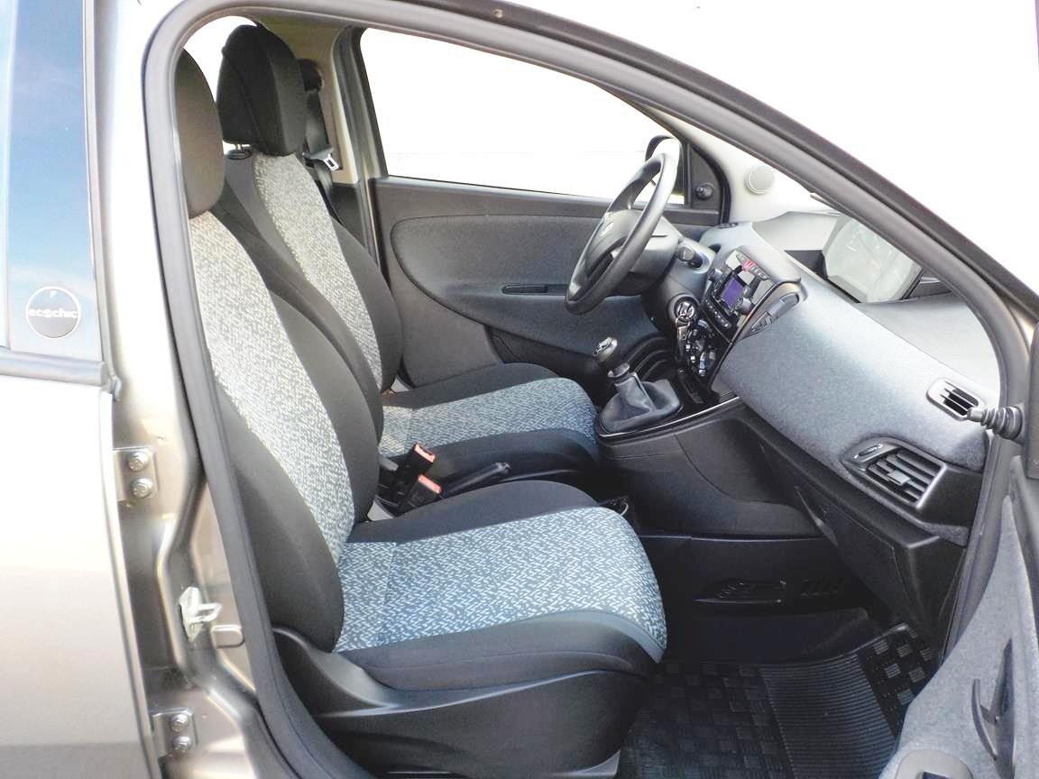 Lancia Ypsilon 1.0 FireFly 5 porte S&S Hybrid Ecochic Silver