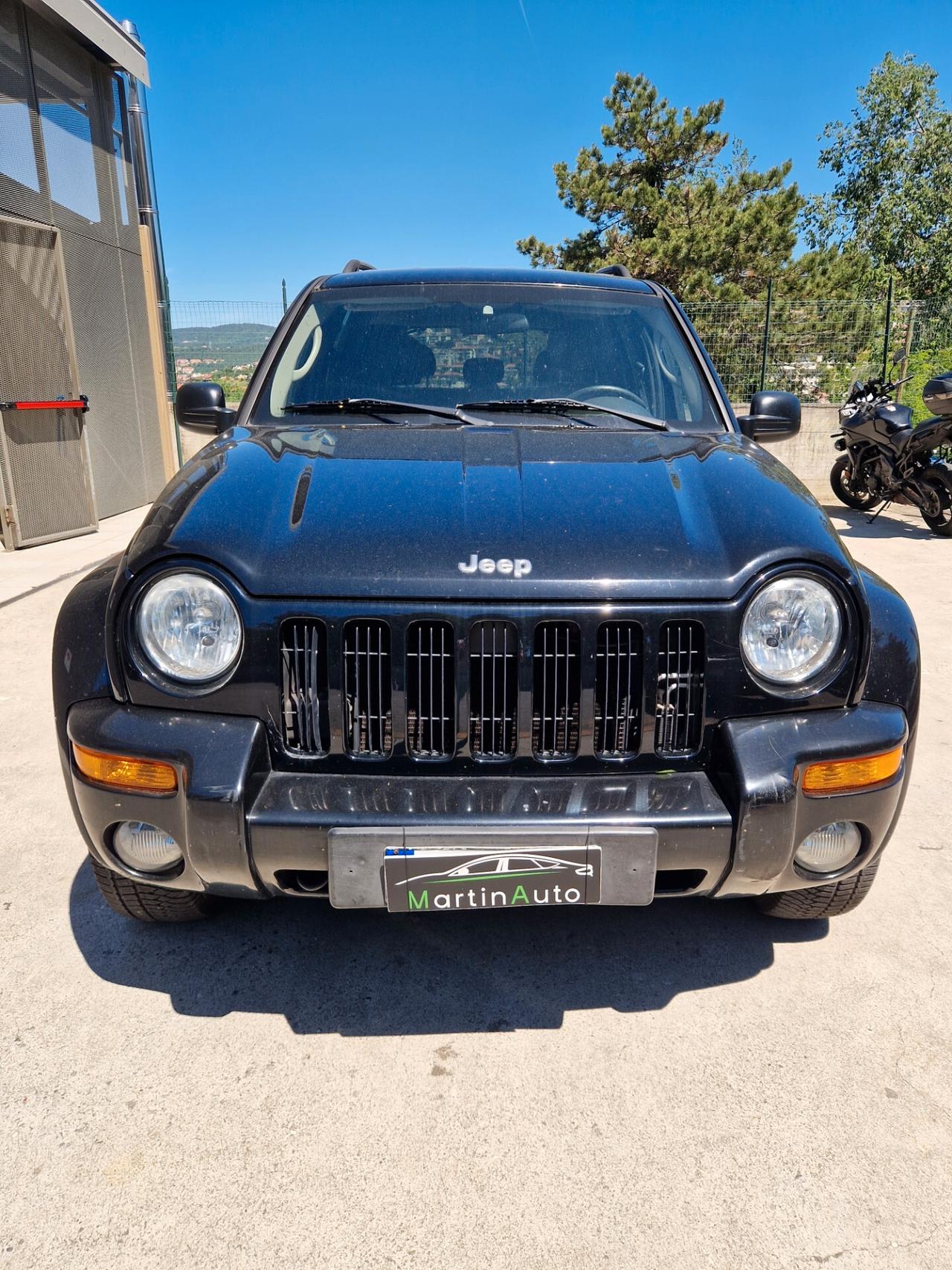 Jeep Cherokee 2.5 CRD Sport 4x4 inseribile