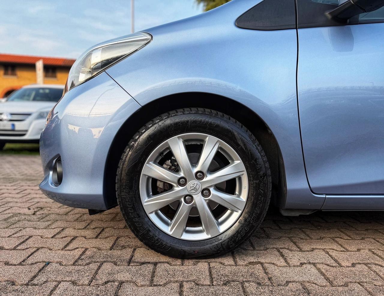 Toyota Yaris 1.3 5 porte Lounge OK NEOPATENTATI
