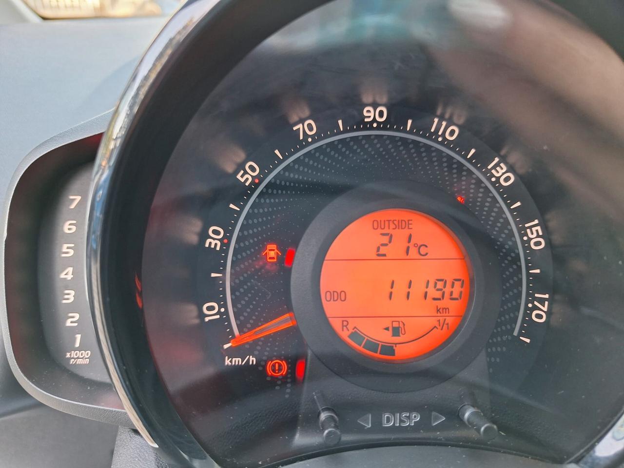 Toyota Aygo Connect 1.0 VVT-i 72 CV 5 porte x-fun