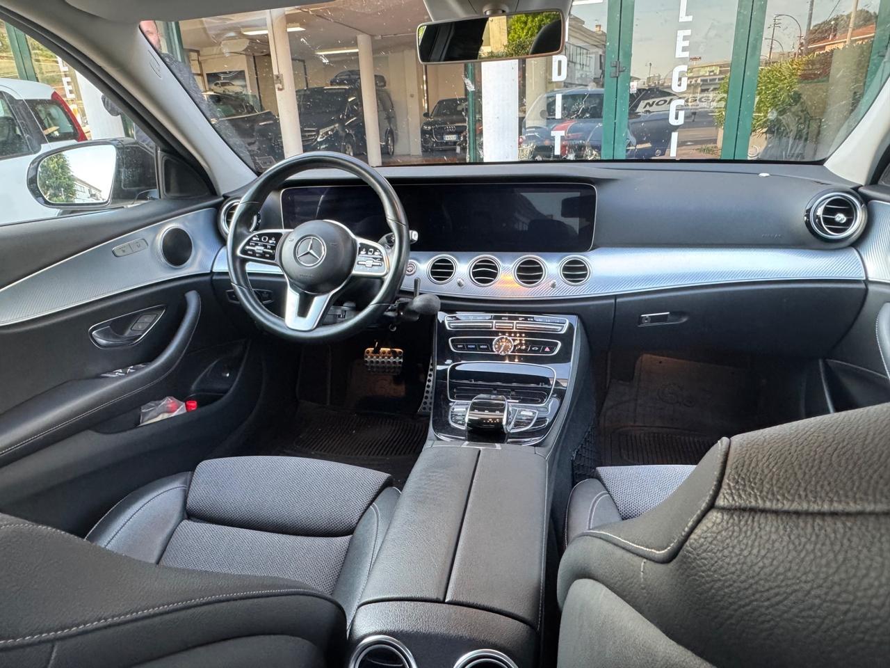 Mercedes-benz E 220 d Auto Premium Plus
