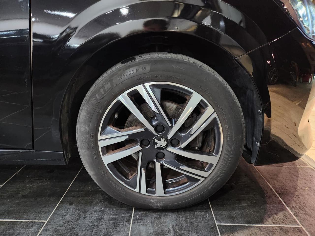 Peugeot 208 PureTech 100 Stop&Start 5 porte Allure
