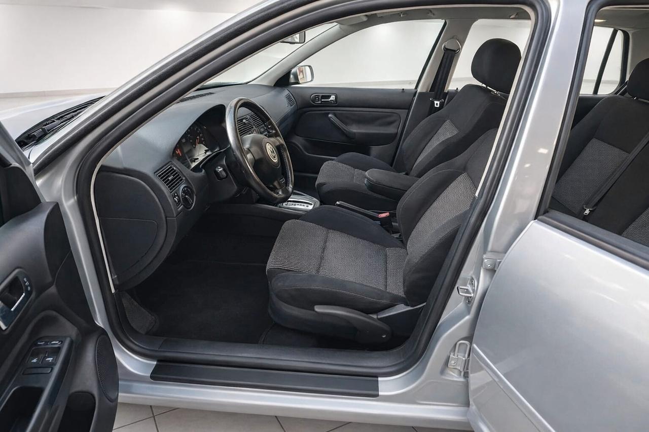 Volkswagen Golf 2002- 1.6B/102 CV AUTOMATICA HIGHLINE 150.000 NEOPATENTATI