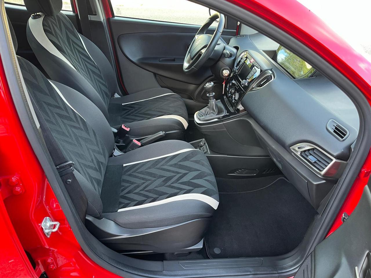 Lancia Ypsilon 1.2 BENZINA 69CV 5 porte Gold