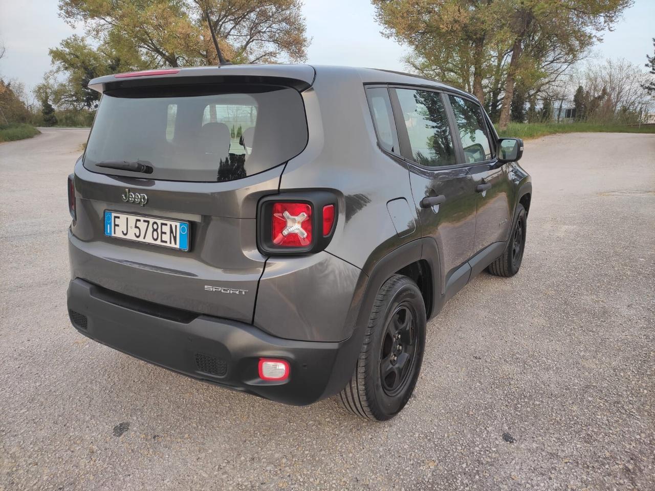 Jeep Renegade 1.6 E-TorQ EVO Sport GPL