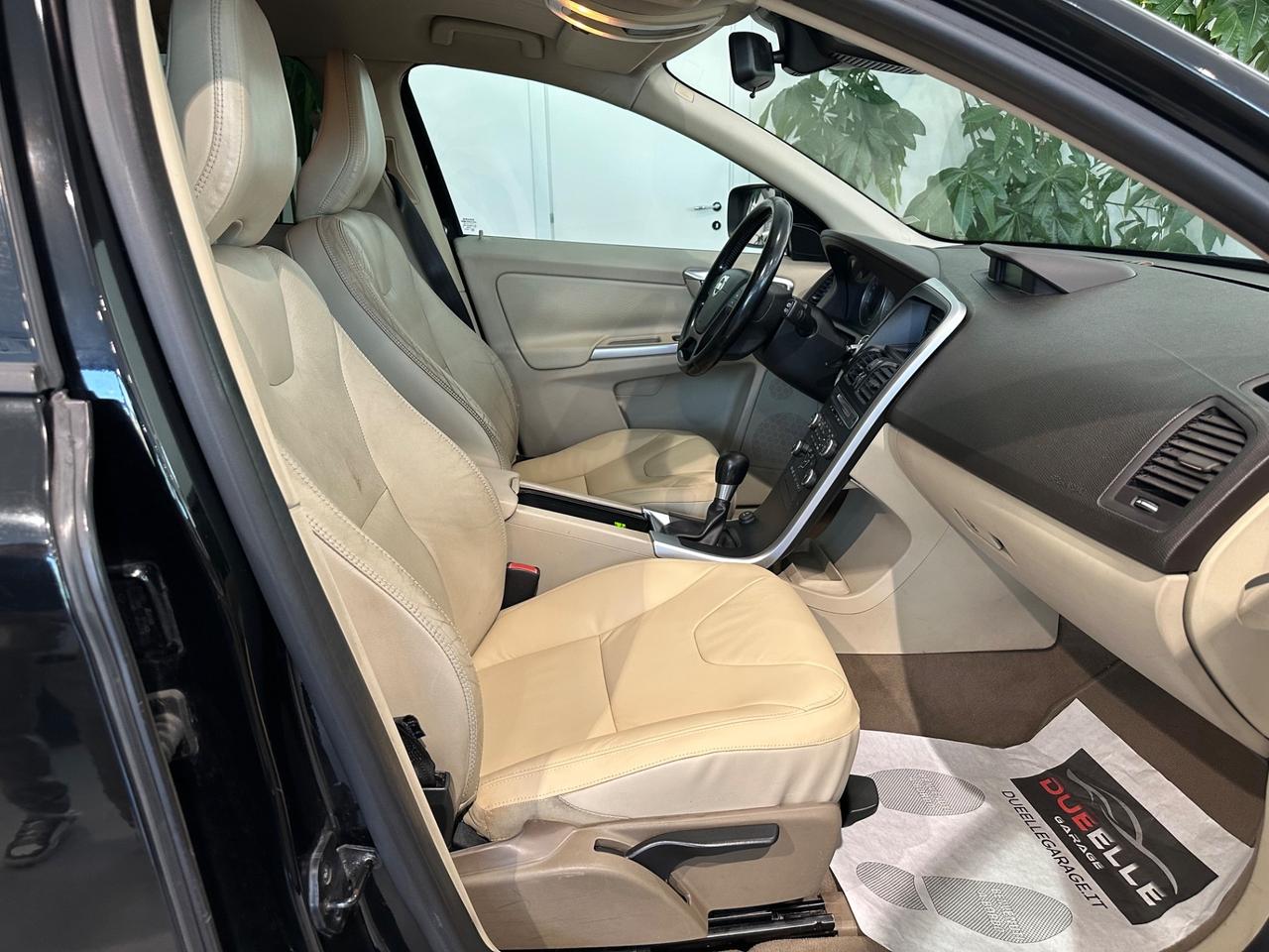 Volvo XC 60 2.4 D 175 CV FWD Geartronic Momentum