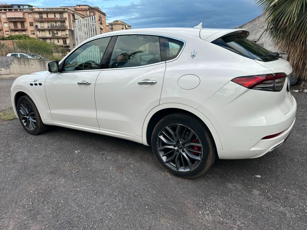 Maserati Levante MHEV 330 CV AWD Executive