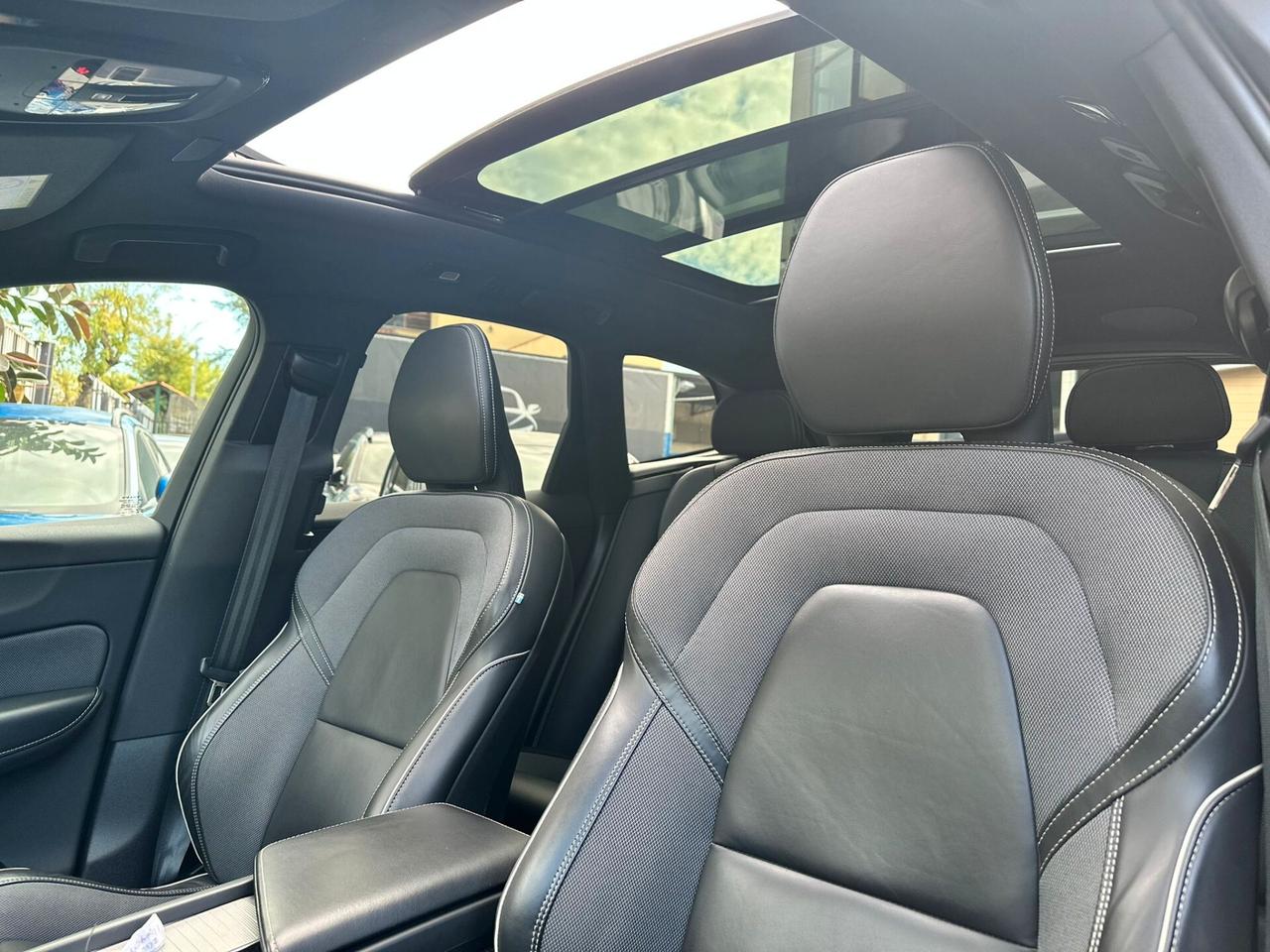 Volvo XC 60 XC60 B4 (d) AWD automatico Plus Dark