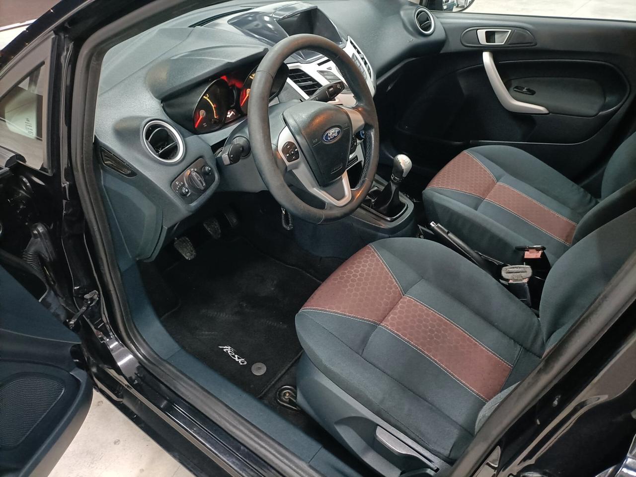 Ford Fiesta 1.4 TDCi 70CV 5 porte Titanium 11/2011