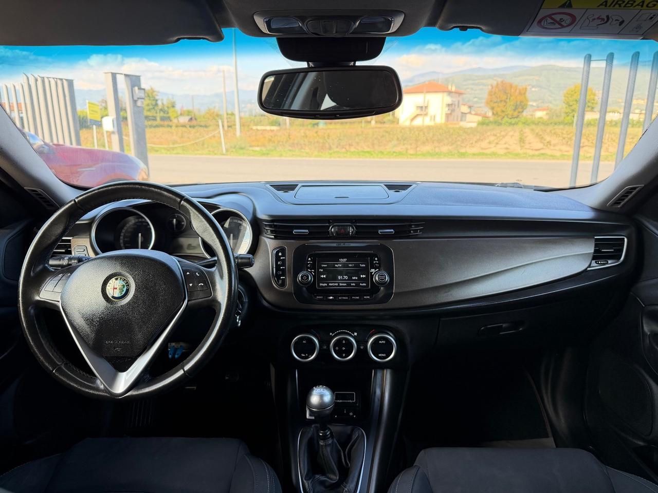 Alfa Romeo Giulietta 1.4 Turbo okenopatentati Total Black