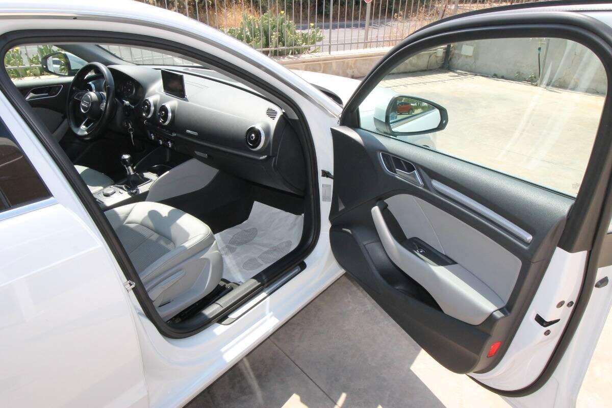 Audi A3 SPB 1.6 TDI Design 110cv |11.2016