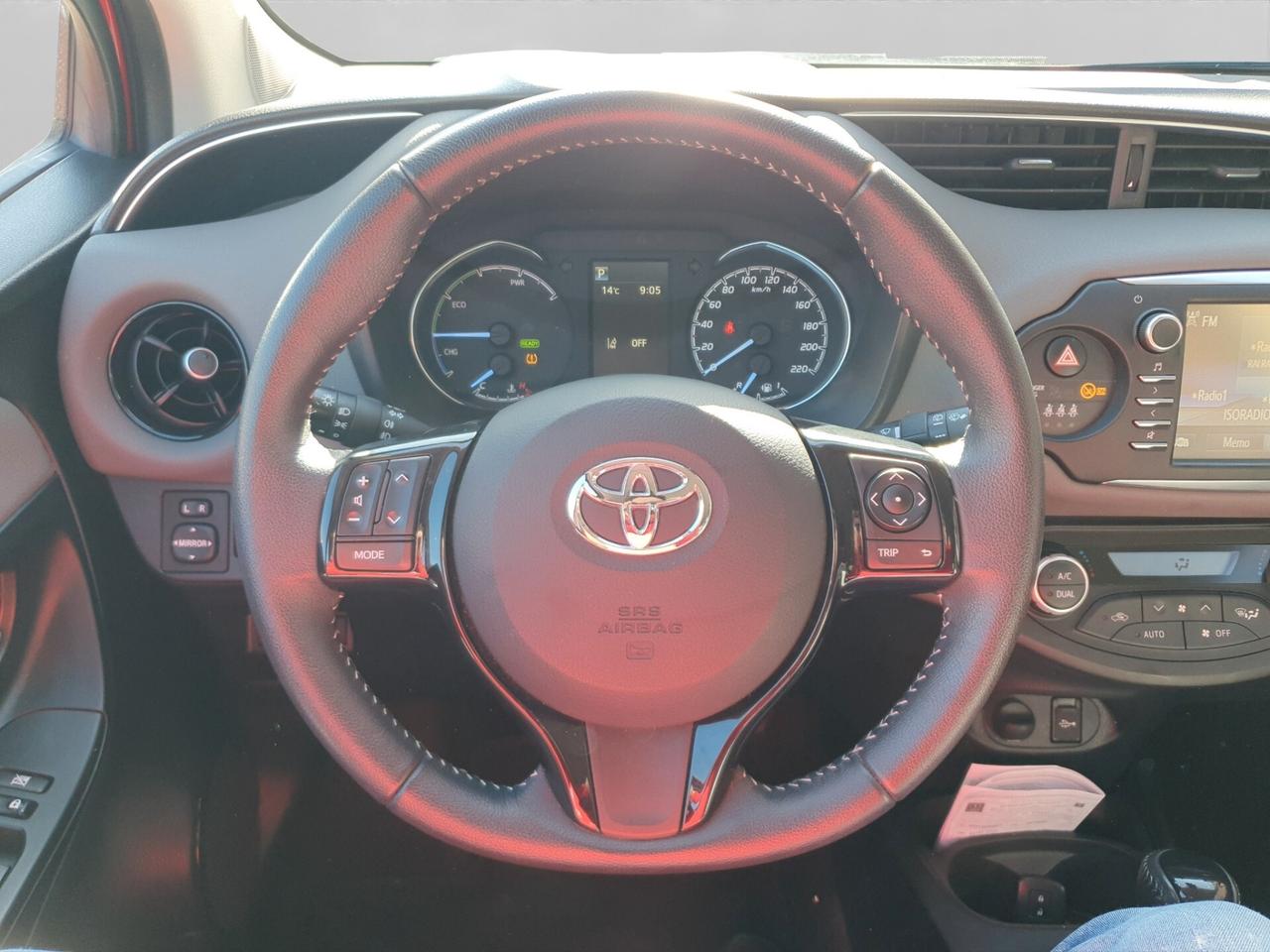Toyota Yaris 1.5 Hybrid 5 porte Active 100 CV OK NEOPATENTATI !!!!!!